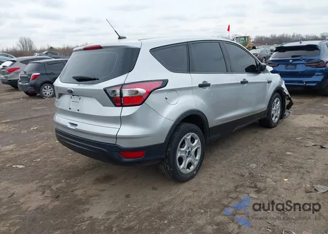 2017 Ford Escape S z USA, uszkodzony, nr VIN 1FMCU0F77HUD19501